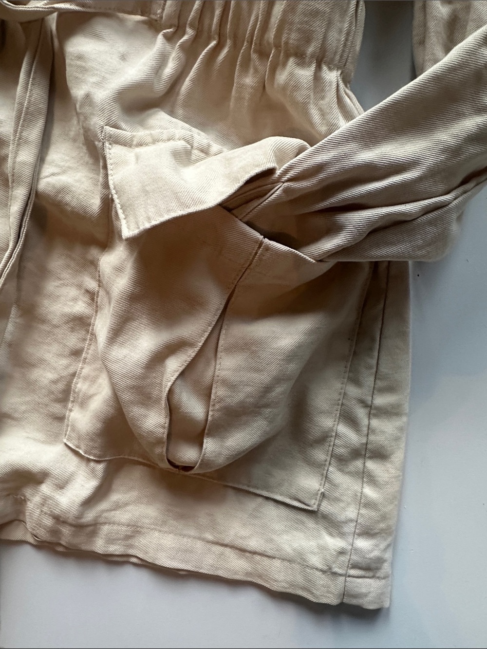 Women’s Cream Tie-Waist Utility Jacket with Front Flap Pockets - Picture 8 of 14
